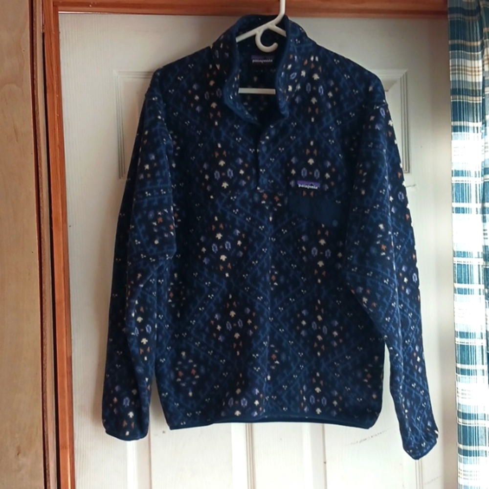 Patagonia size Medium pullover